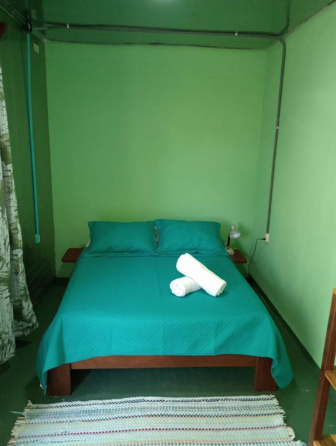 Container House Cahuita Hotell Eksteriør bilde