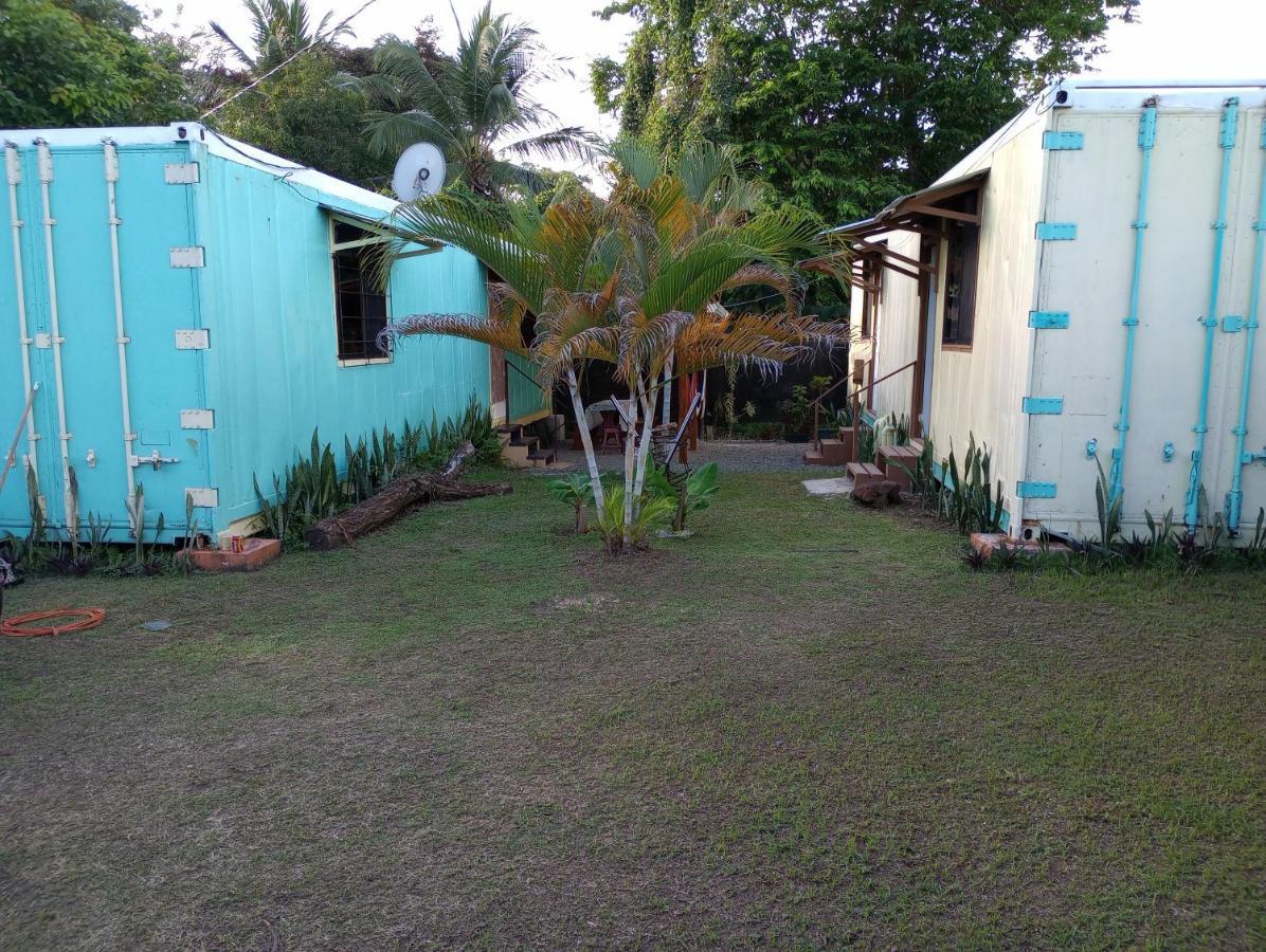Container House Cahuita Hotell Eksteriør bilde