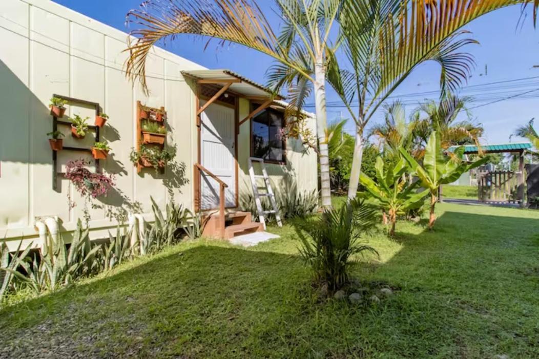 Container House Cahuita Hotell Eksteriør bilde